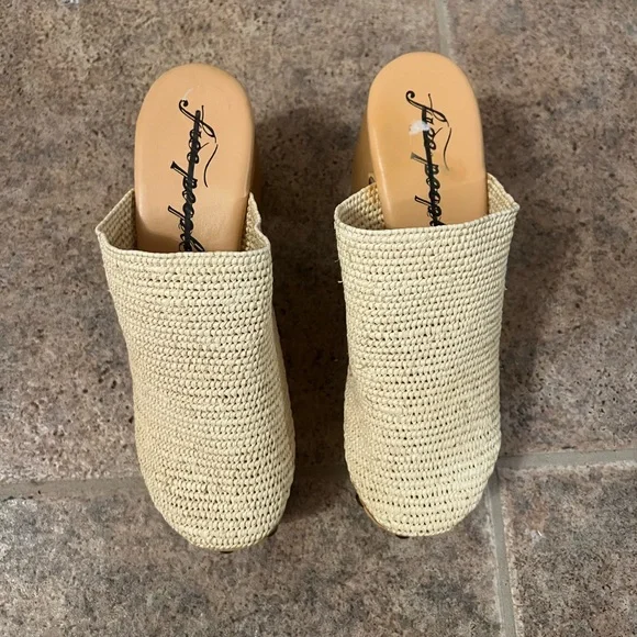 Free People Cream and Tan Mules - Picture 2 of 3